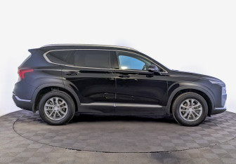Подержанный автомобиль Hyundai Santa Fe 2022 года (4 фото)