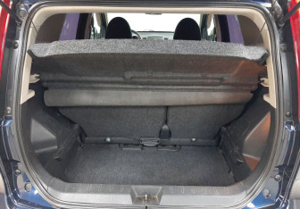 Подержанный автомобиль Nissan Note 2008 года (15 фото)