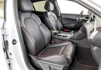 Подержанный автомобиль Genesis G70 2021 года (24 фото)
