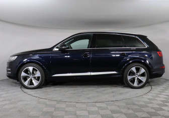 Подержанный автомобиль Audi Q7 2017 года (8 фото)