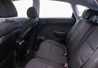 Подержанный автомобиль Hyundai i30 Hatchback 2010 года (11 фото)