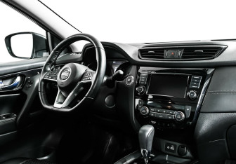 Подержанный автомобиль Nissan Qashqai 2021 года (11 фото)