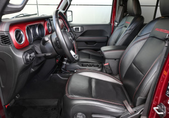 Подержанный автомобиль Jeep Wrangler 2020 года (16 фото)