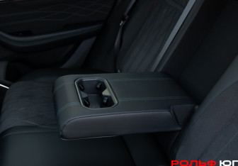 Подержанный автомобиль Geely Monjaro 2025 года (20 фото)