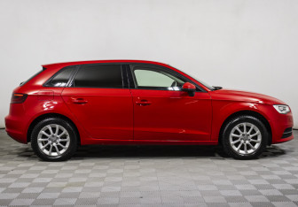 Подержанный автомобиль Audi A3 Hatchback 2013 года (4 фото)