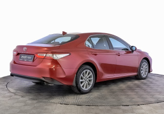 Подержанный автомобиль Toyota Camry Sedan 2021 года (5 фото)