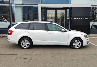Подержанный автомобиль Skoda Octavia Wagon 2013 года (4 фото)