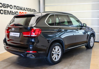 Подержанный автомобиль BMW X5 2017 года (4 фото)