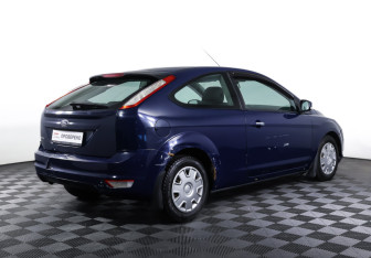 Подержанный автомобиль Ford Focus Hatchback 2010 года (5 фото)