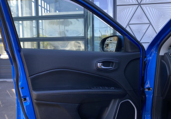 Подержанный автомобиль Jeep Compass 2019 года (18 фото)