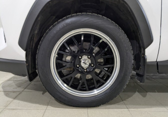 Подержанный автомобиль Toyota RAV4 2021 года (12 фото)