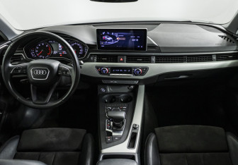 Подержанный автомобиль Audi A4 Sedan 2019 года (12 фото)
