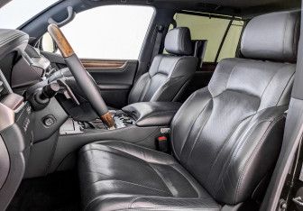 Подержанный автомобиль Lexus LX 2016 года (20 фото)