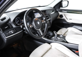 Подержанный автомобиль BMW X3 2013 года (15 фото)