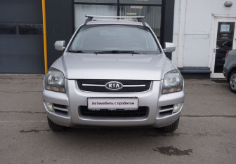 Подержанный автомобиль Kia Sportage 2008 года (2 фото)
