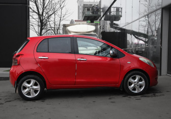 Подержанный автомобиль Toyota Yaris Hatchback 2008 года (4 фото)