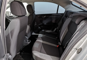Подержанный автомобиль Skoda Rapid Liftback 2021 года (17 фото)