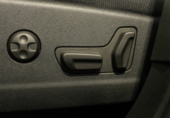 Подержанный автомобиль Peugeot 3008 2021 года (15 фото)