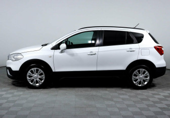 Подержанный автомобиль Suzuki SX4 Hatchback 2017 года (3 фото)