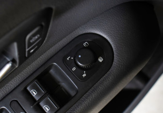 Подержанный автомобиль Volkswagen Amarok 2015 года (21 фото)