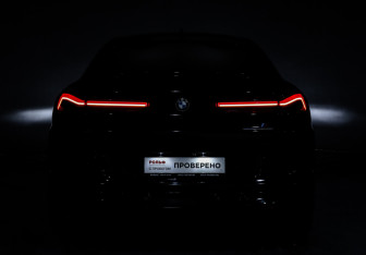 Подержанный автомобиль BMW X6 M 2020 года (18 фото)