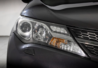 Подержанный автомобиль Toyota RAV4 2014 года (17 фото)