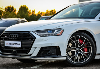 Подержанный автомобиль Audi S8 2020 года (39 фото)