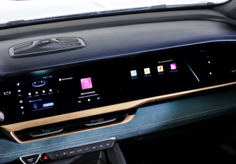 Подержанный автомобиль Geely Monjaro 2024 года (14 фото)