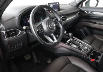 Подержанный автомобиль Mazda CX-5 2022 года (9 фото)