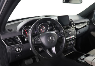 Подержанный автомобиль Mercedes-Benz GLE 2018 года (13 фото)