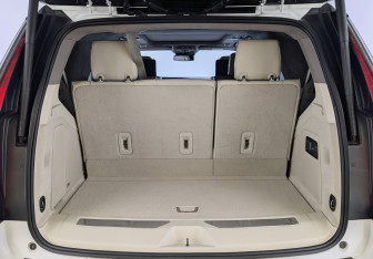 Подержанный автомобиль Cadillac Escalade Suv 2021 года (10 фото)