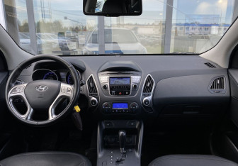 Подержанный автомобиль Hyundai ix35 2011 года (11 фото)