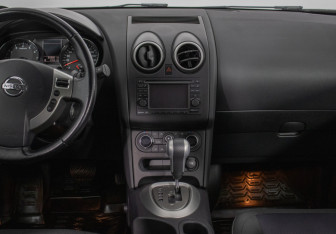 Подержанный автомобиль Nissan Qashqai 2013 года (14 фото)