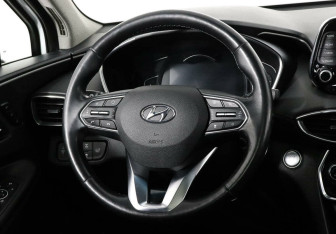 Подержанный автомобиль Hyundai Santa Fe 2019 года (7 фото)