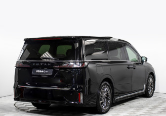 Подержанный автомобиль Voyah Dream 2023 года (5 фото)