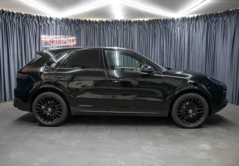 Подержанный автомобиль Porsche Cayenne 2018 года (4 фото)