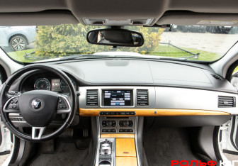Подержанный автомобиль Jaguar XF Sedan 2014 года (11 фото)