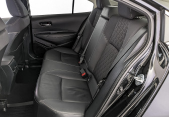 Подержанный автомобиль Toyota Corolla Sedan 2020 года (18 фото)