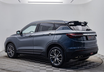 Подержанный автомобиль Geely Coolray 2021 года (3 фото)