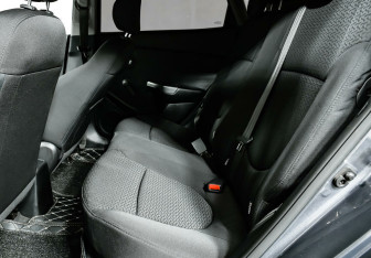 Подержанный автомобиль Kia Rio Hatchback 2017 года (13 фото)