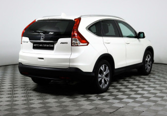 Подержанный автомобиль Honda CR-V 2014 года (5 фото)