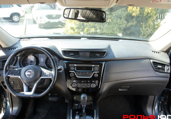 Подержанный автомобиль Nissan X-Trail 2020 года (10 фото)