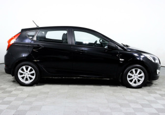 Подержанный автомобиль Hyundai Solaris Hatchback 2014 года (4 фото)