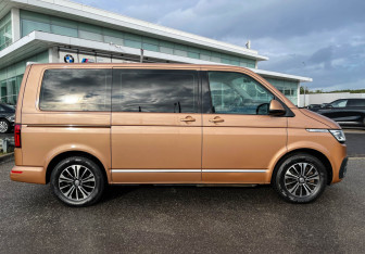Подержанный автомобиль Volkswagen Multivan 2020 года (4 фото)