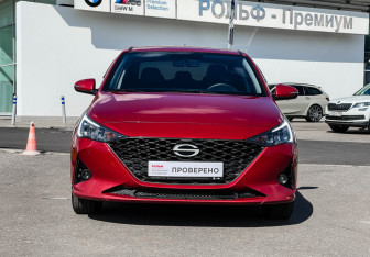 Подержанный автомобиль Hyundai Solaris Sedan 2024 года (2 фото)