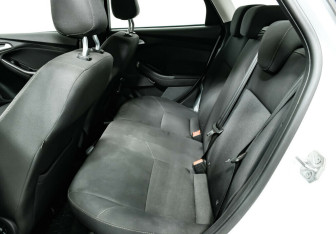 Подержанный автомобиль Ford Focus Wagon 2016 года (12 фото)