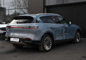 Подержанный автомобиль Voyah Free 2022 года (5 фото)