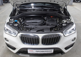 Подержанный автомобиль BMW X1 2018 года (9 фото)