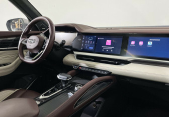 Подержанный автомобиль Geely Monjaro 2022 года (7 фото)