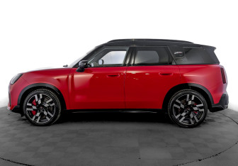 Подержанный автомобиль MINI Countryman 2024 года (8 фото)